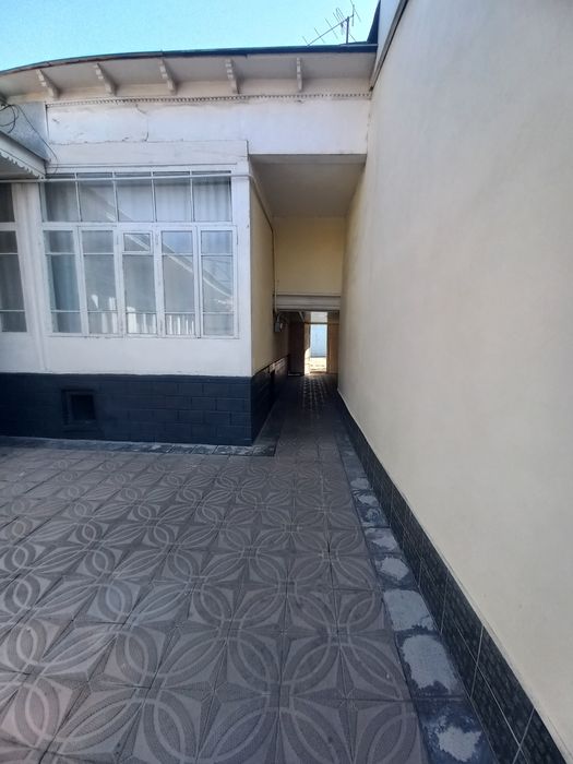 Бунедкор шох кучаси 1-Линия 3.7-соток Фасад:13.5-м Бизнес учун Ховли