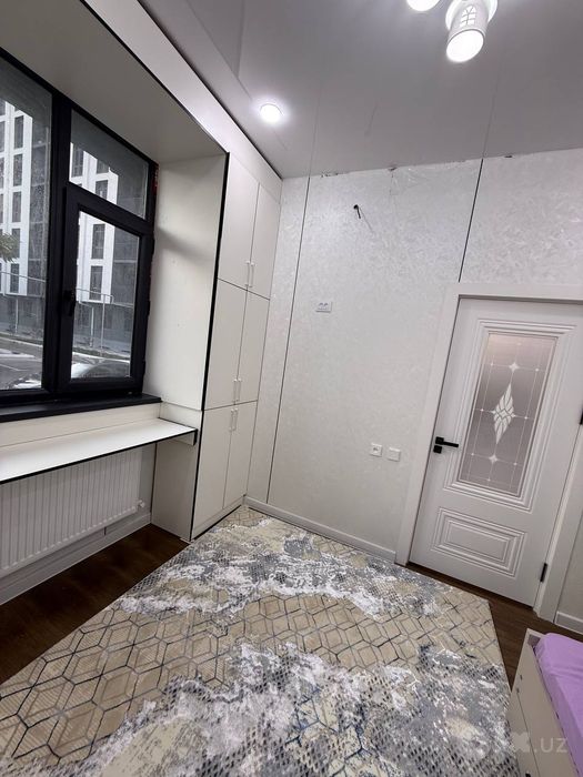 Srochno kvartira sotiladi Buxoro sity yonidaimran bilding 9qavatli dom