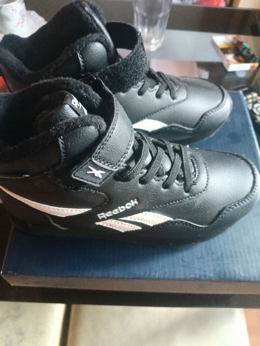 Продавам детски маратонки