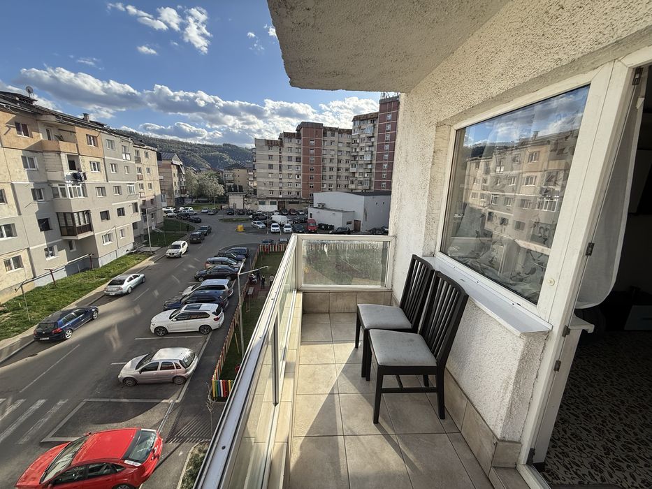 Chirie apartament 2 camere Dallas etaj 3/4