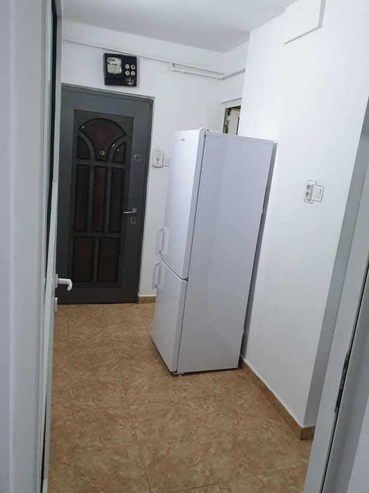 Inchiriez apartament 2 camere
