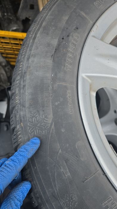 Anvelope iarna 235 60 18 profil foarte bun 235/60/18