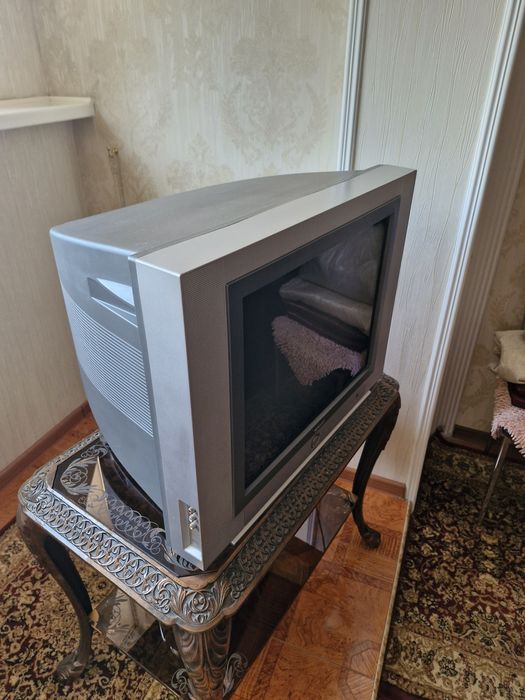 Цветной телевизор