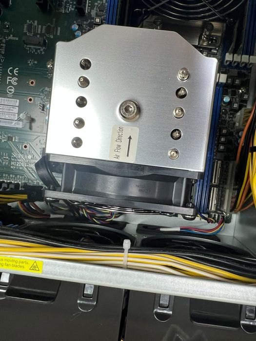 Сервер Supermicro 4U — Dual AMD EPYC / H12DSi-N6