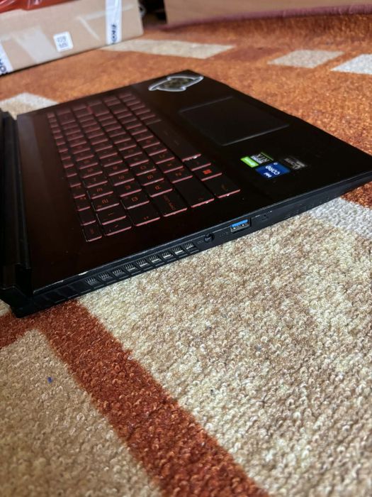 геймърски лаптоп MSI GF63 Thin 11UC