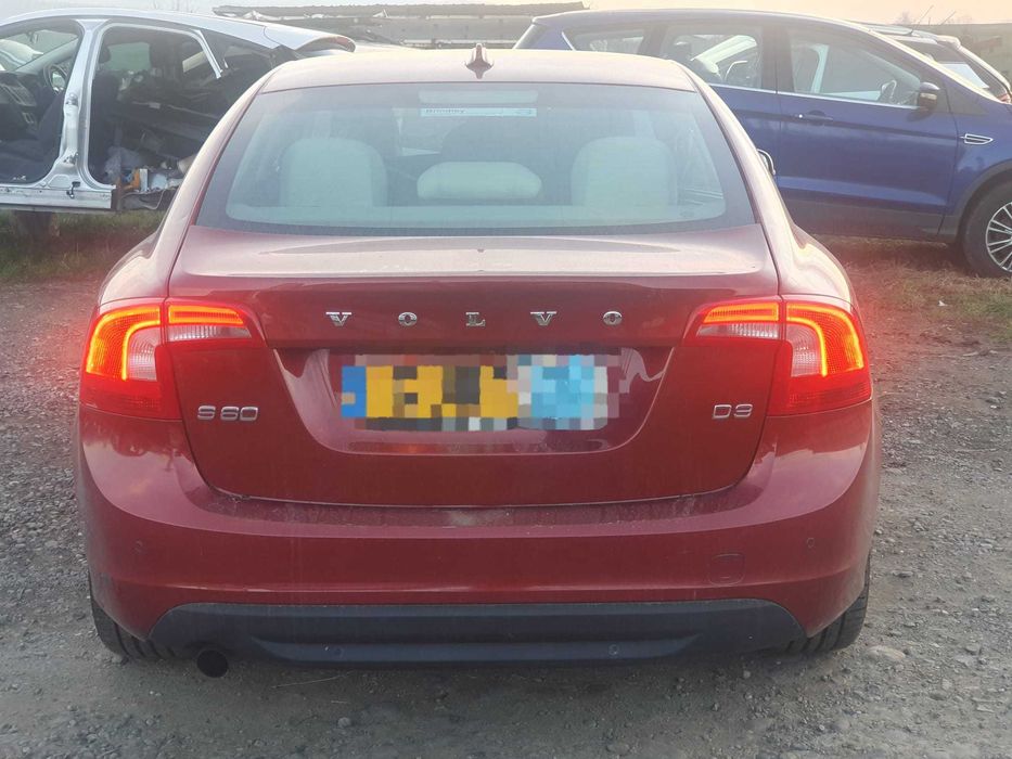 Dezmembrez Volvo S60 SE D3 2.0D 2011