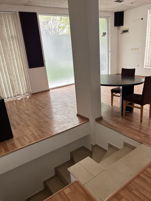 Магазин със склад под наем!