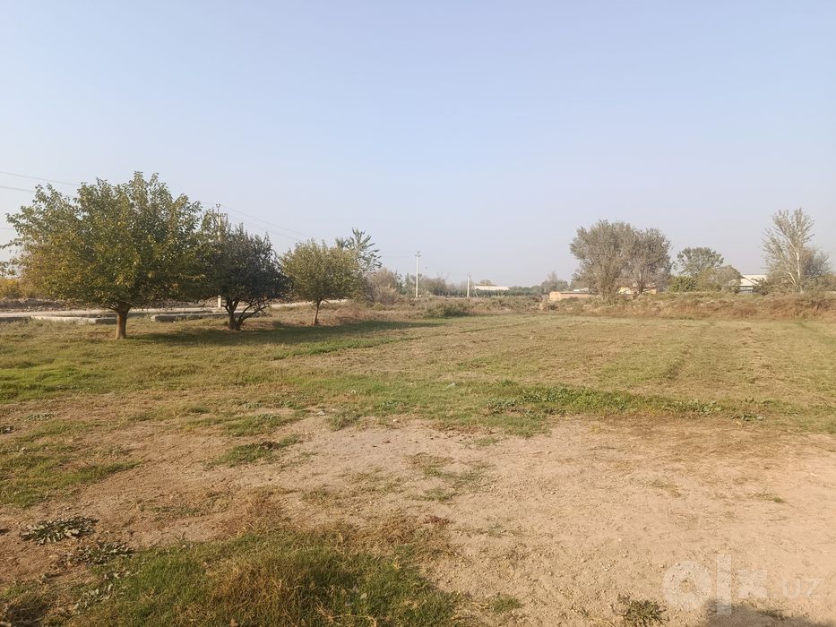 Uchastka sotiladi
