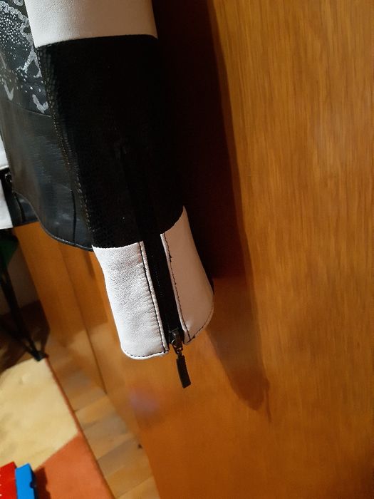 Дамско кожено яке