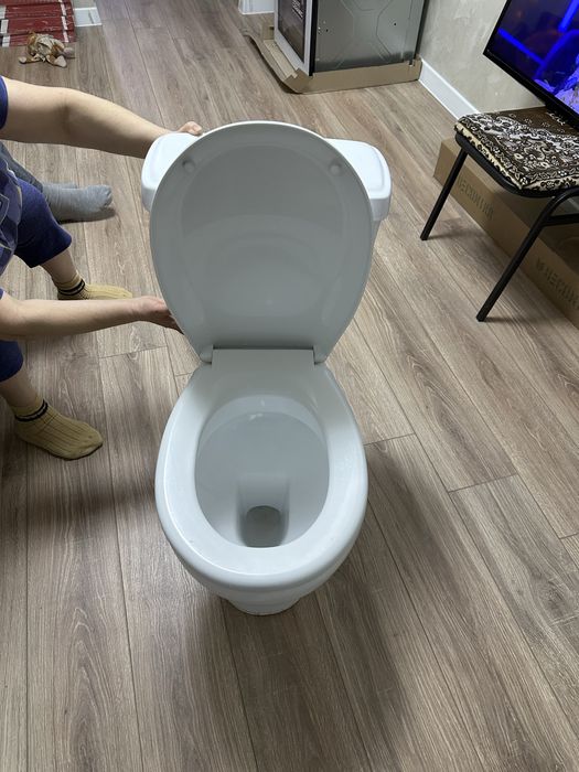 Продам хороший унитаз