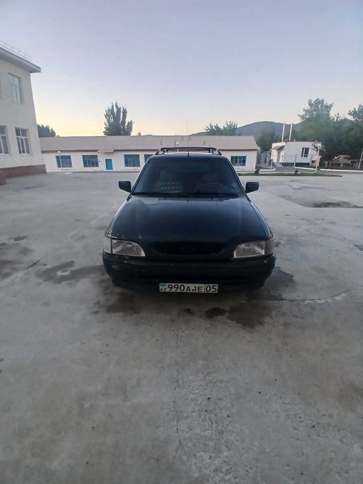 Форд эскорт 1992года