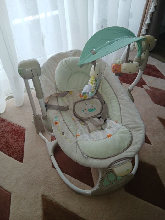 Vând balansoar bebe