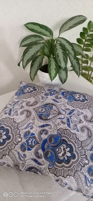 Простынь на резинке,подушки,сыпыра