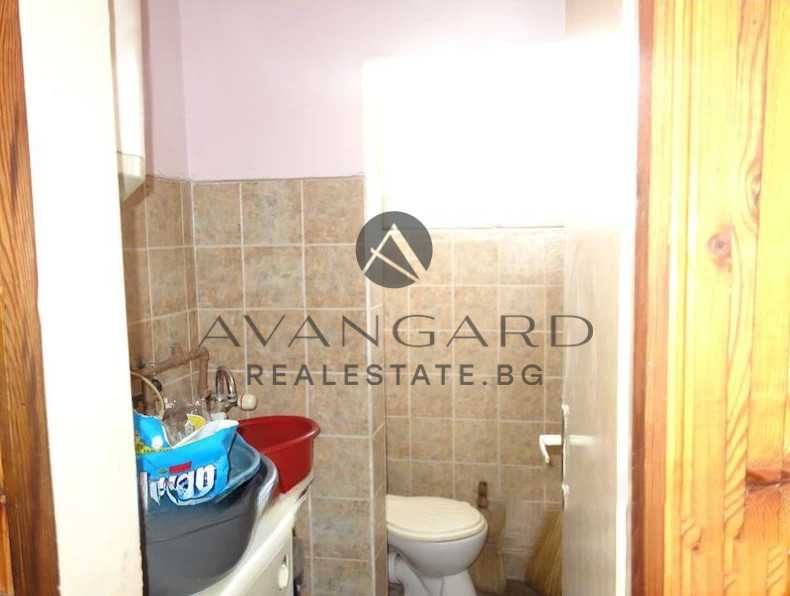 оф.23365 Етаж от къща/ Прослав