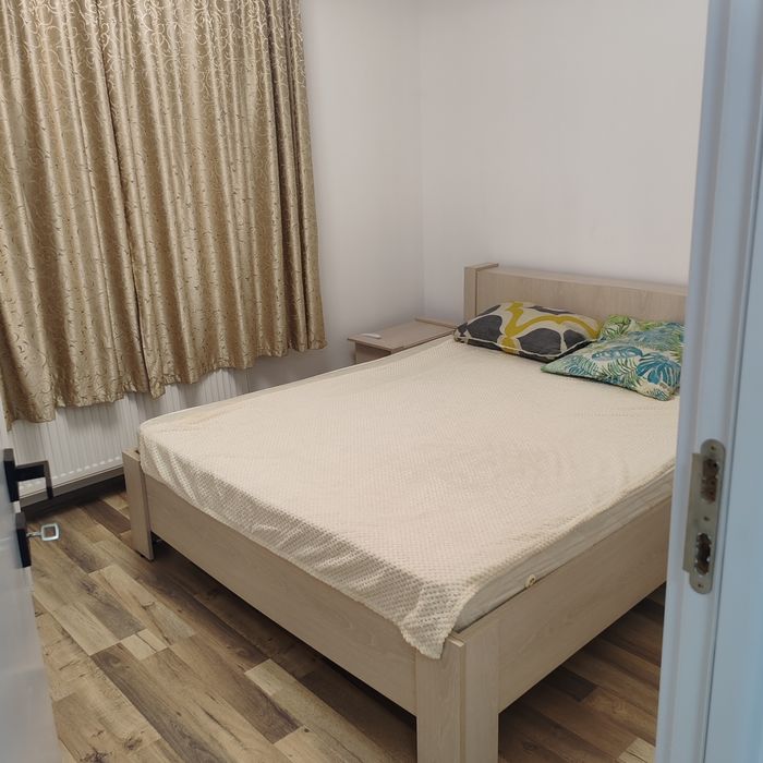 Închiriez apartament