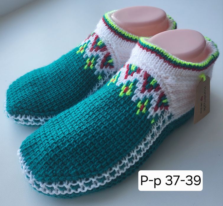 Продам тепленькие вязанные следки.