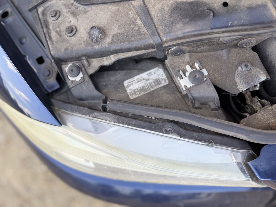 Far faruri bmw e90 e91 lci