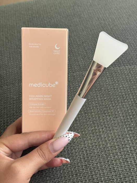Medicube collagen night wrapping mask