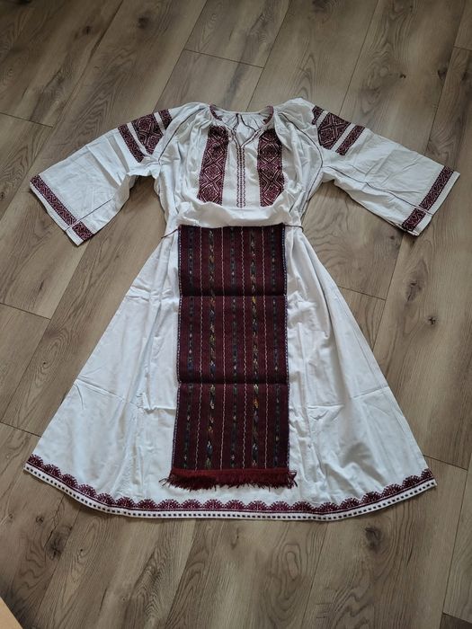 Costum tradițional oltenesc