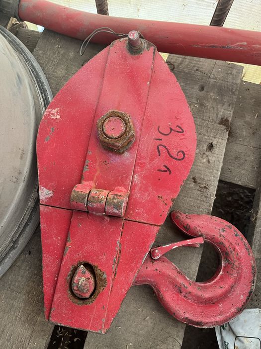 Крюк подвесной 3,2 т