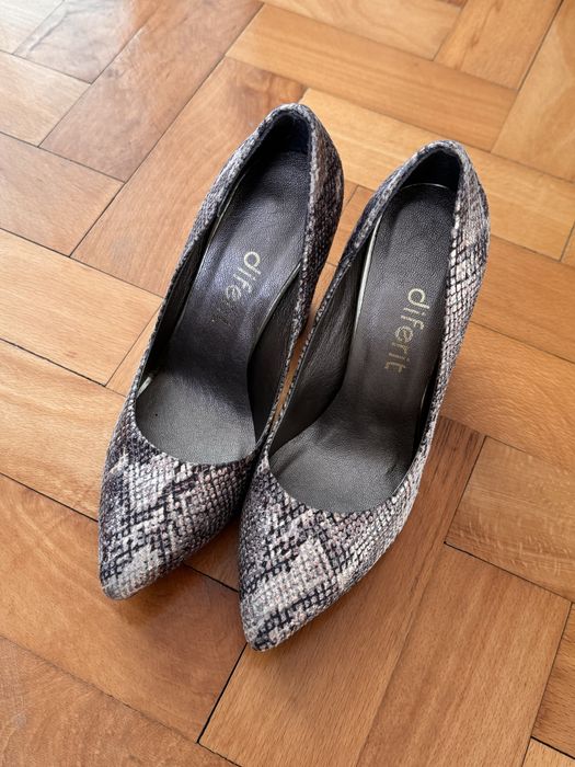 Pantofi noi de damă