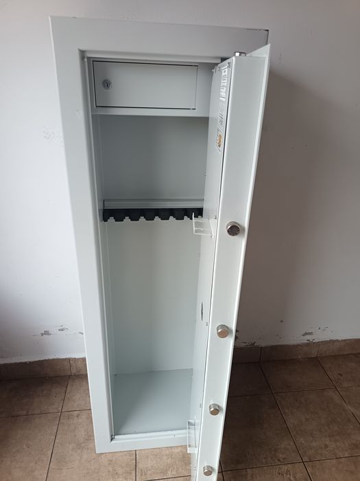 Rastel - dulap vânătoare