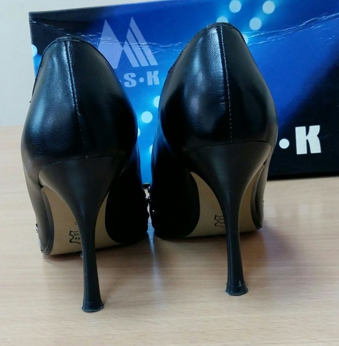 Туфли модельные из натуральной кожи