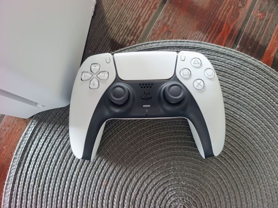 Vând PS5 Slim DiskEdition 1t +1 joc