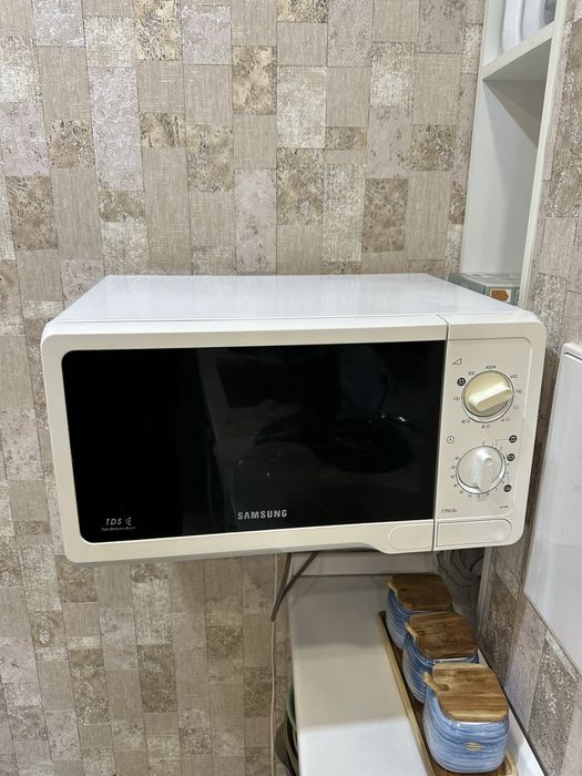 Продам микроволновую печь