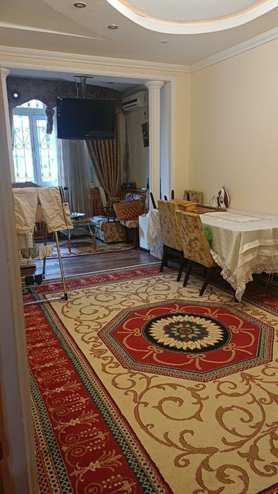 Юнусобод 5 кв.л 3/4/4 70 кв.м квартира срочно сотилади