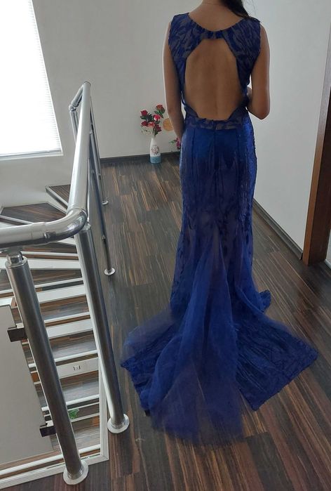 Абитуриентска рокля