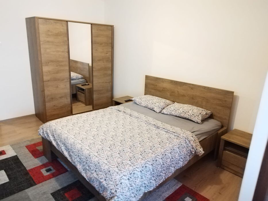Închiriez garsonieră Complex  Vechi