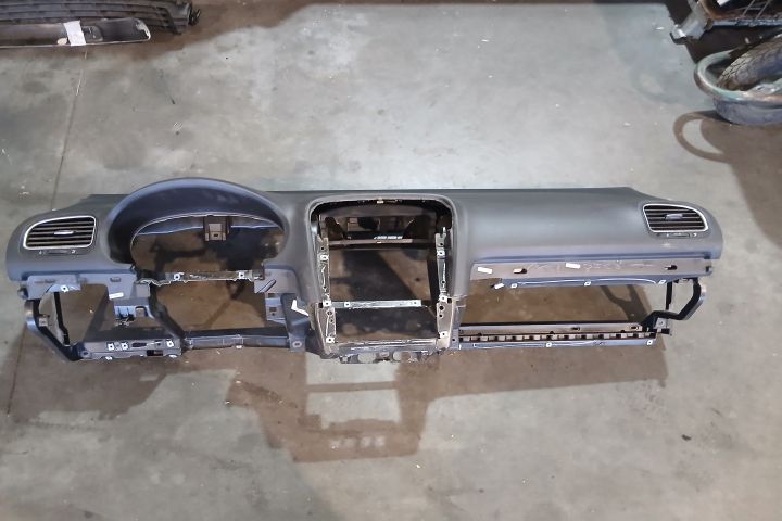 Plansa bord Volkswagen VW Golf a 6-a generatie