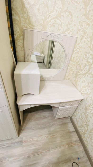 Продам спальный гарнитур