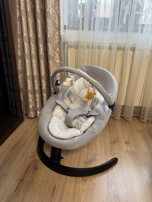 Leagăn bebe Nuna Leaf Grow + arc jucării, stare impecabilă