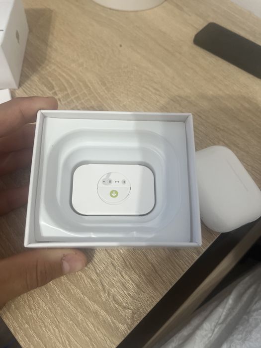 AirPods Pro 3 folosite putin