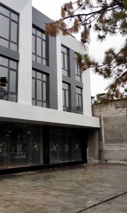 Сдаётся здание вдоль дороги 1000м2 Ориентир Шастри (N121)