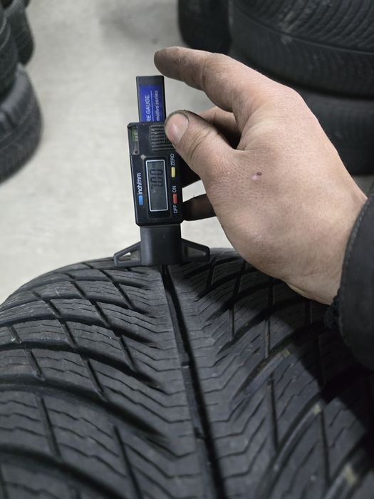 1 Брой Гума 225/50/17 Michelin 7mm 23dot