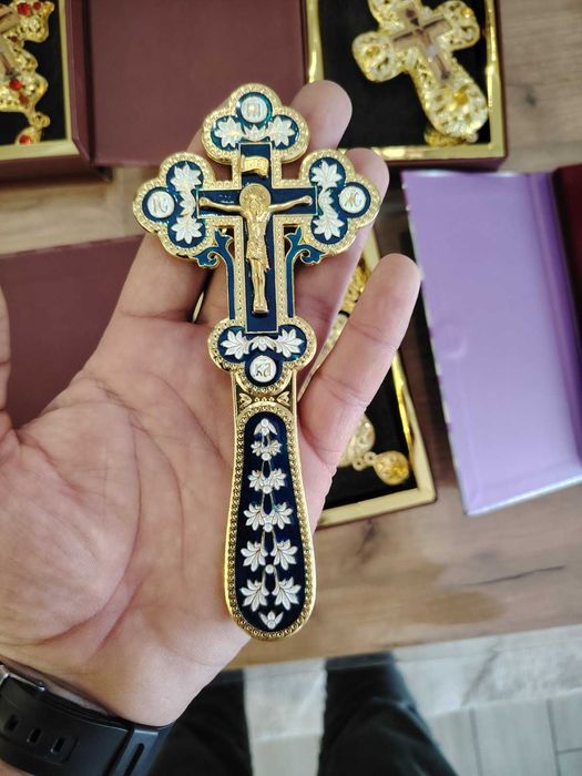 Свещенически, православен и водосветен кръст