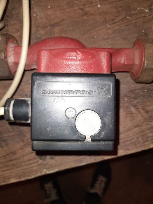 Помпа за камина     Grundfos