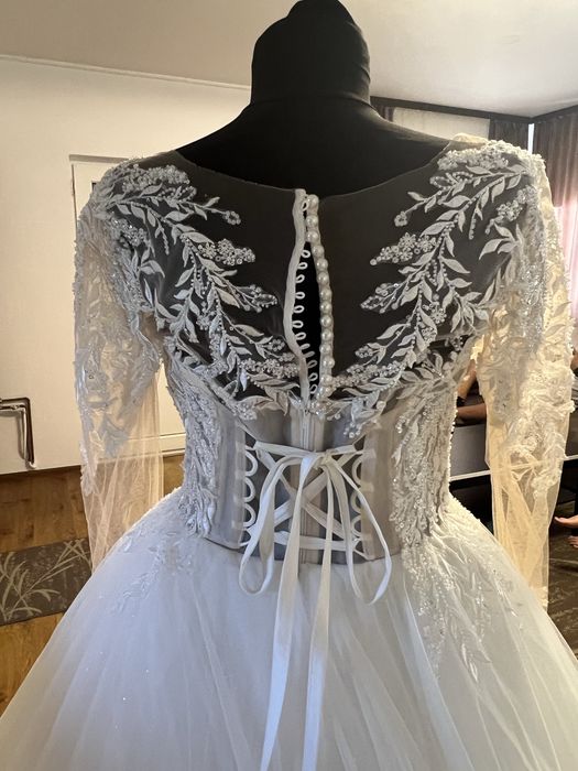 Vand rochie de mireasa