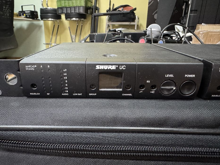 Shure uc cu microfon si bodypack 2 buc made in USA