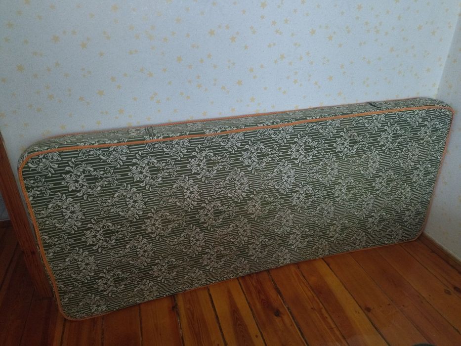 Матрас в хорошем состоянии