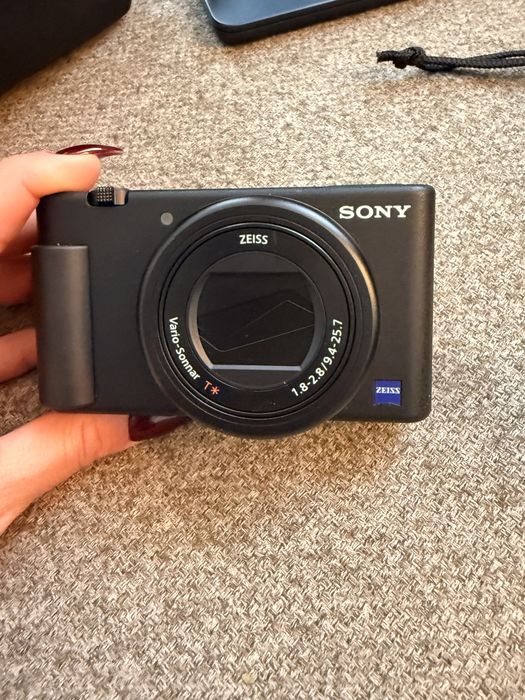 Sony ZV-1 + Shooting Grip + Светкавица | Пълен влогинг комплект