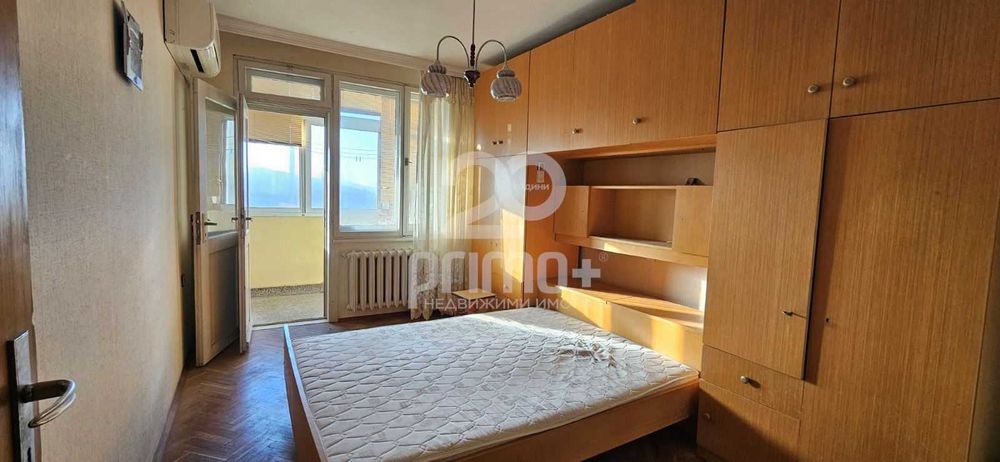 Апартамент с възможност за три спални