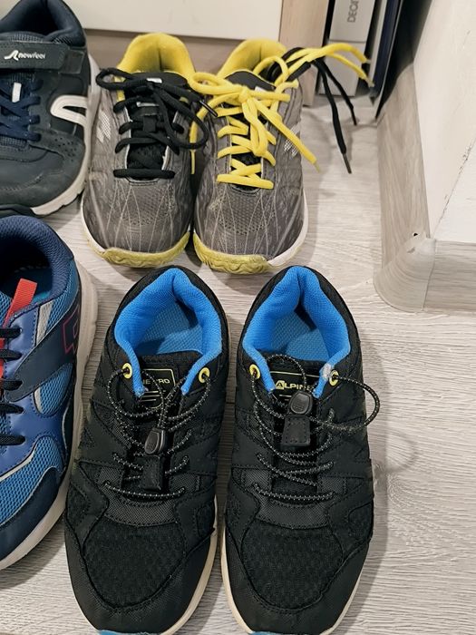 Pantofi sport, marimea 34 si 33