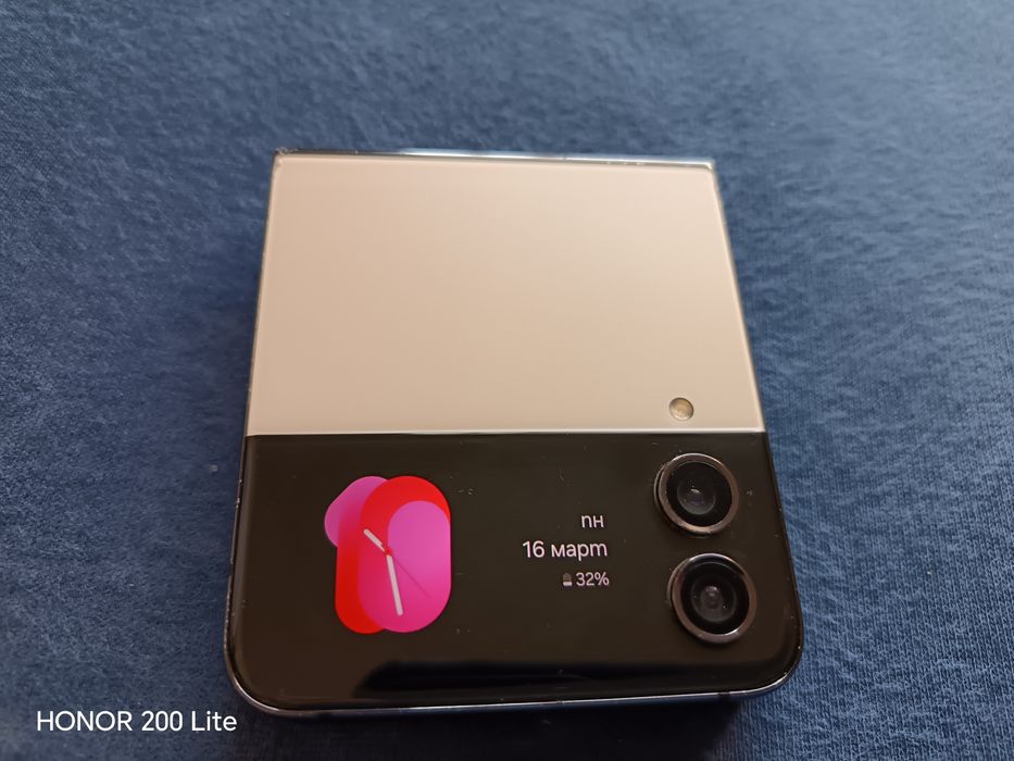 Samsung Galaxy Z Flip 4 - 8/256 Gb