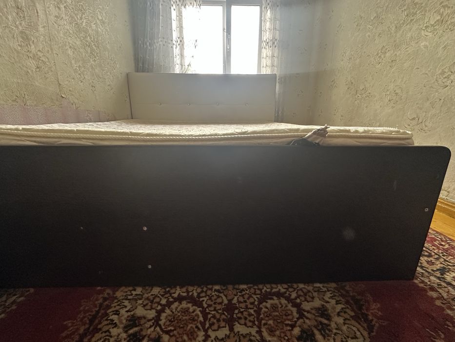 Продам  двуспальную кровать