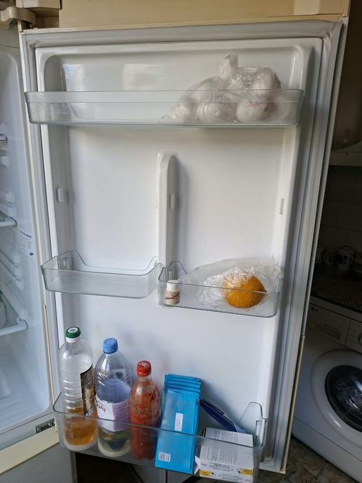 Продаю холодильник