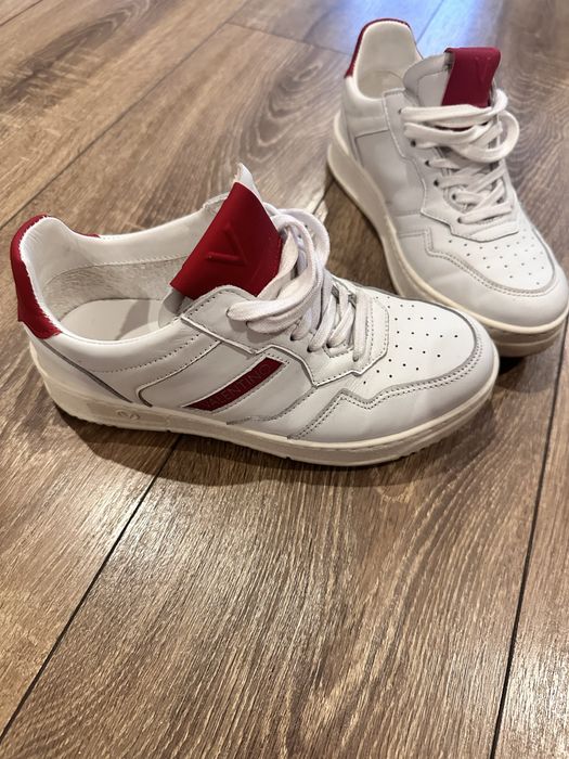 Кецове Valentino